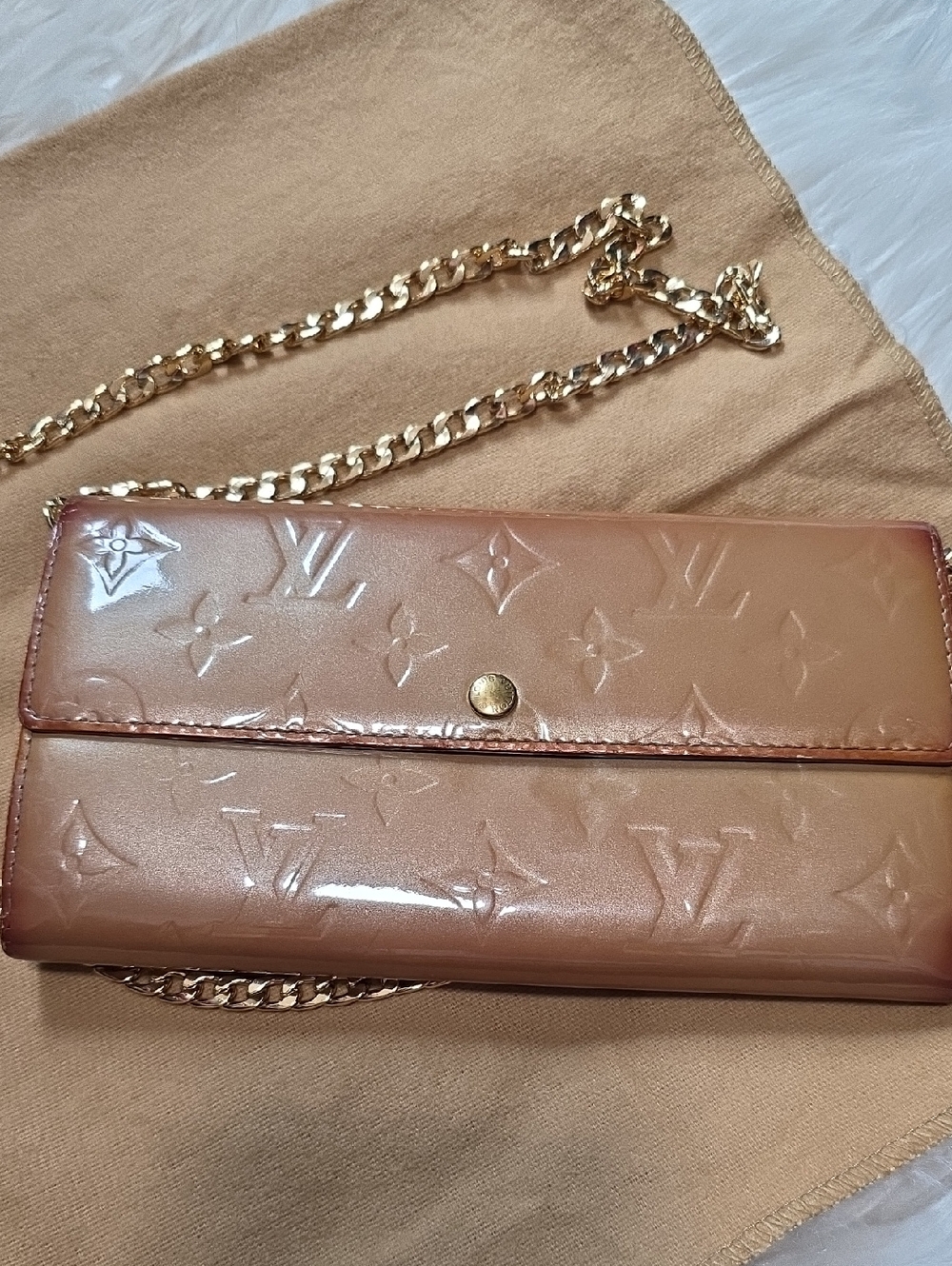 Louis Vuitton Monogram Vernis Sarah Wallet With Chain & Dustbag - Picture 2 of 16